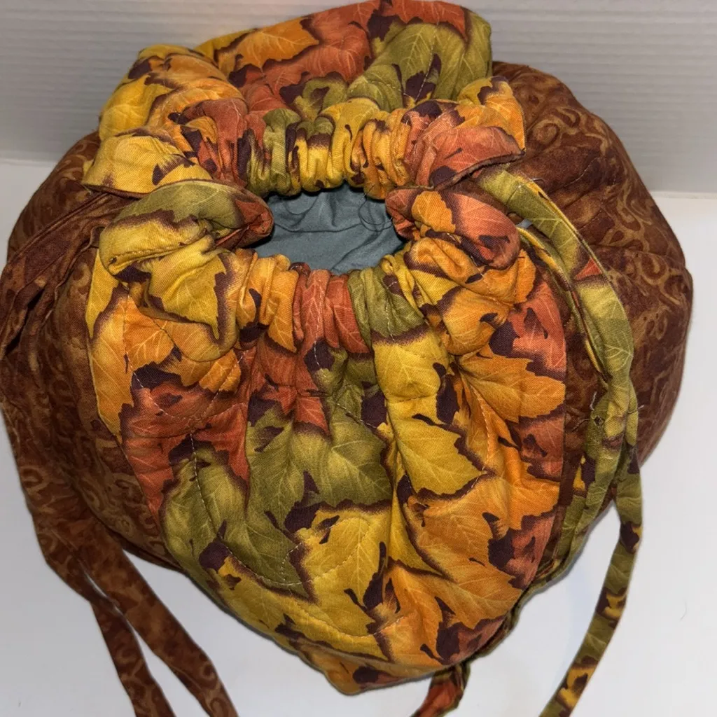 GOLD ORANGE GREEN RUST COLORED AUTUMN LEAF DEDIGN QUILTED PATTERN BUCKET BAG - Image 8
