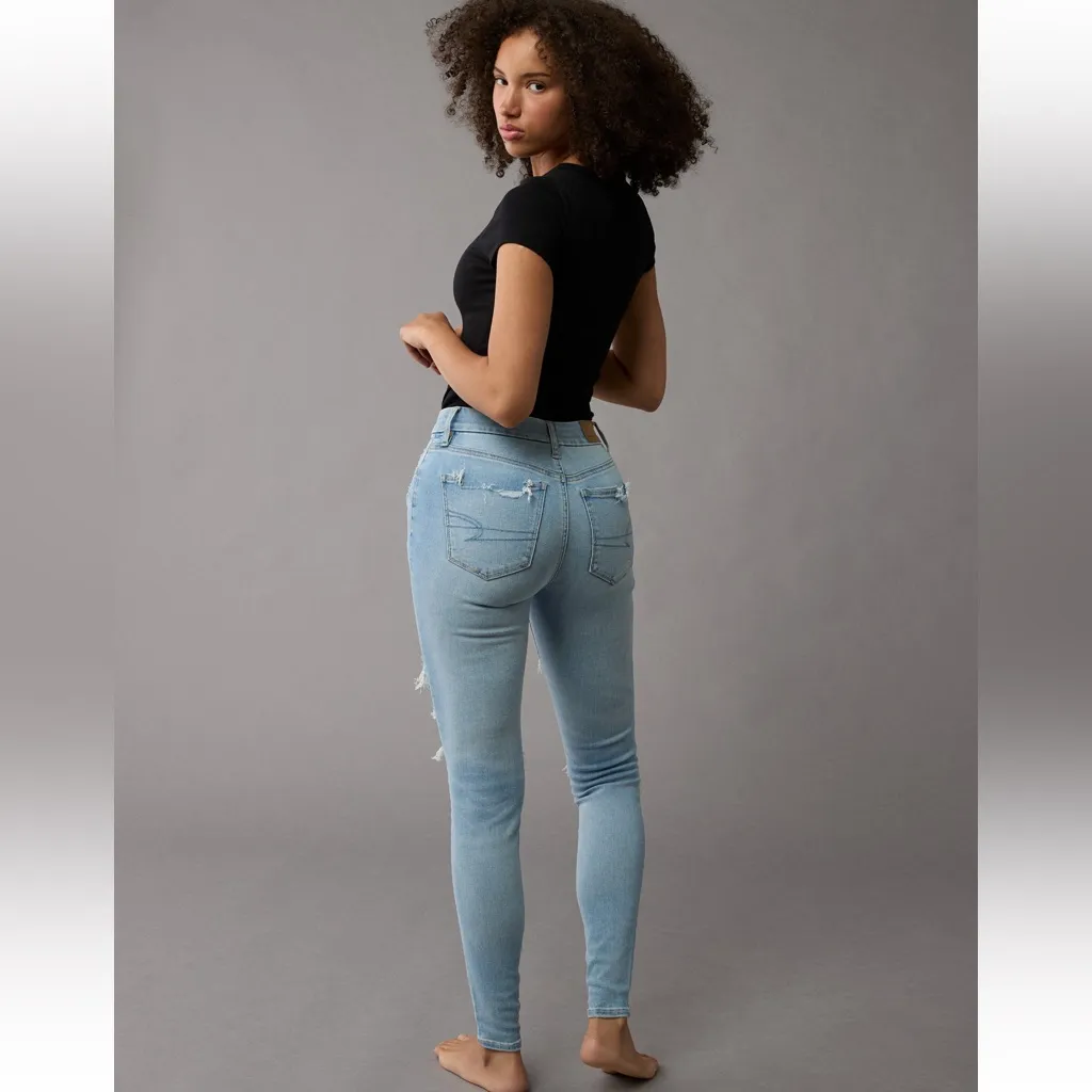 American Eagle Next Level Curvy High-Waisted
Ripped Jegging SIZE: 18 Short - Image 2