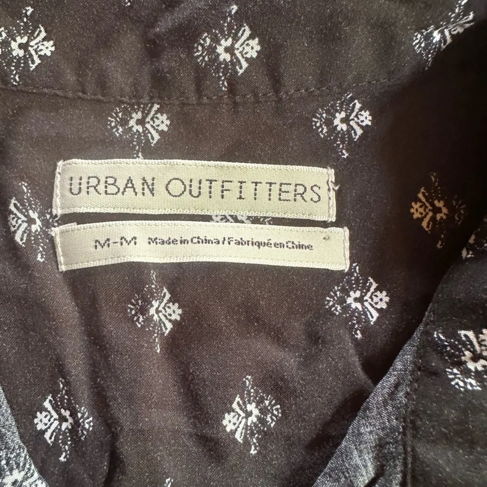 Urban Outfitters Finley Printed Button-Down Shirt Black Size Medium - Image 7