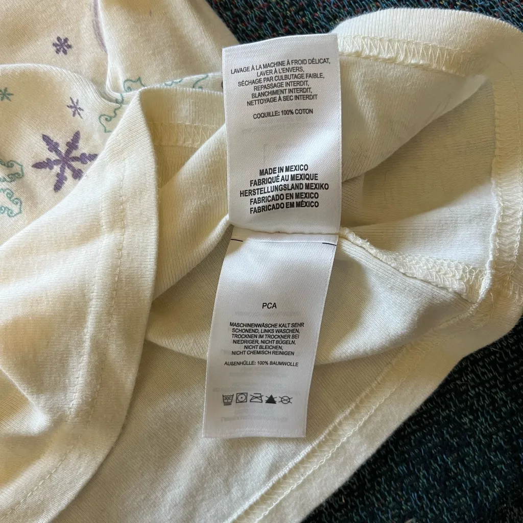 Columbia Cream White Snowflake Graphic LongSleeve Tee L Cozy Seasonal Streetwear - Image 14