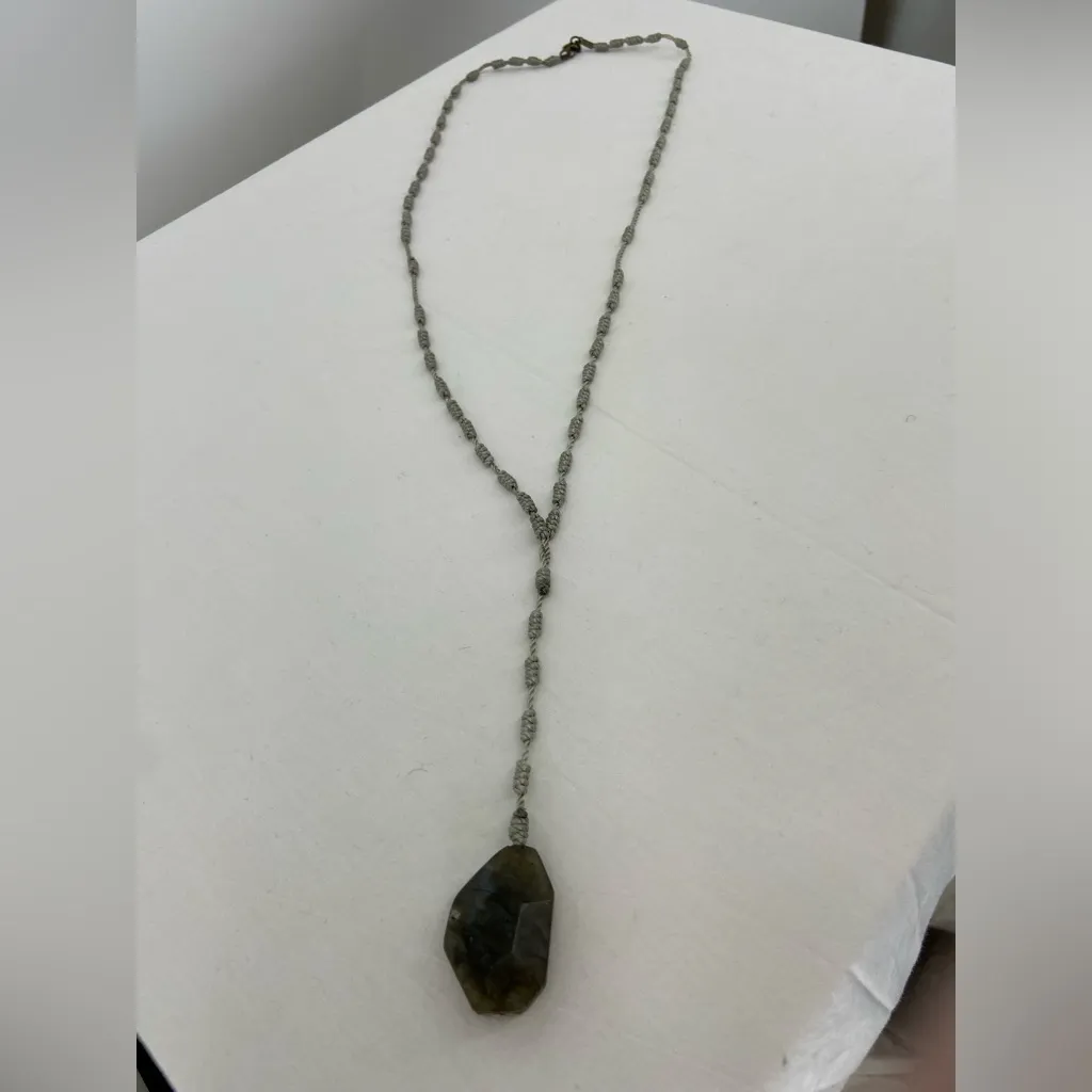 Labradorite‎ Pendant on Macrame String 16.5” Long, Lariate Style Gray - Image 4
