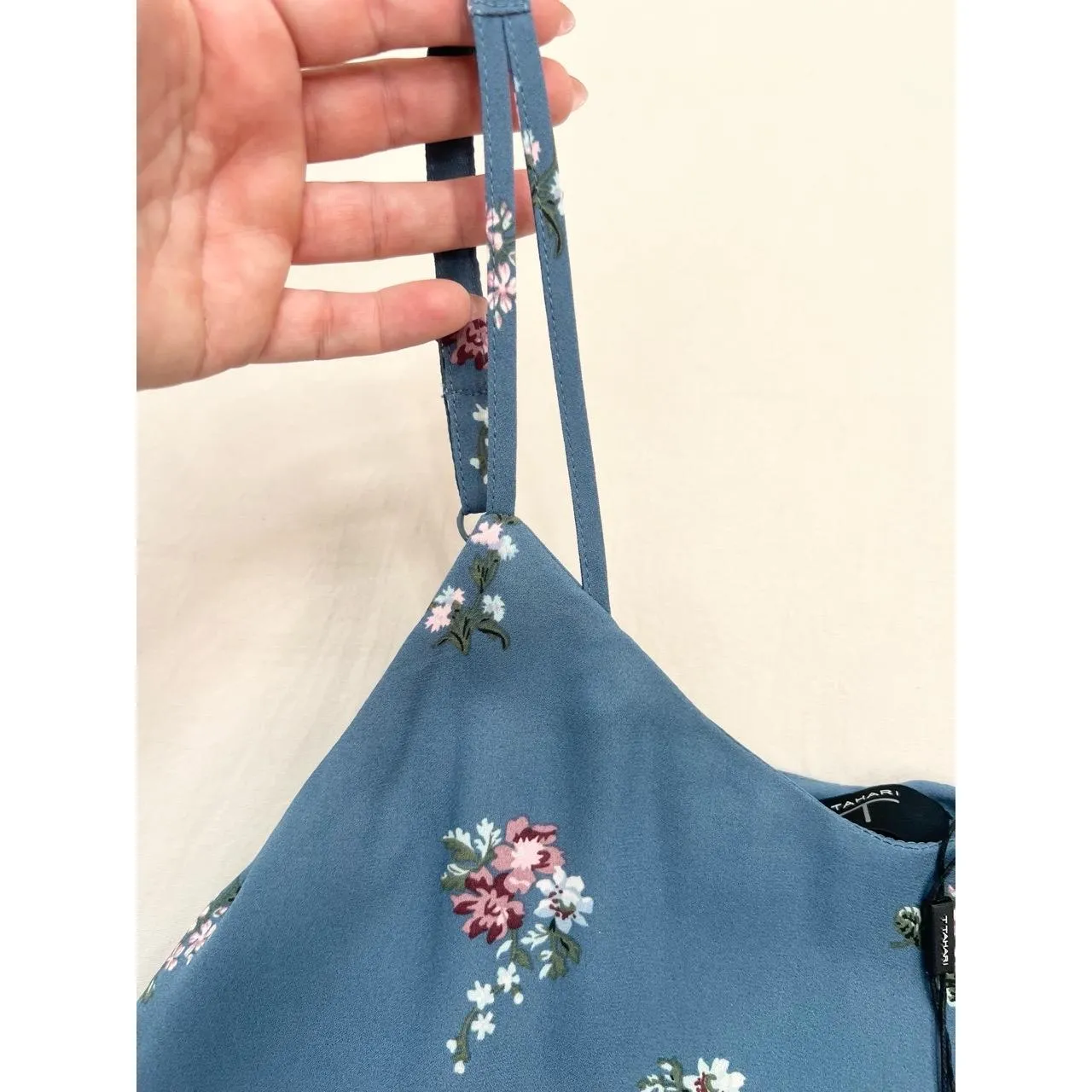 T TAHARI Camisole Blouse Size S Slate Blue Floral Print Spaghetti Strap Top - Image 4