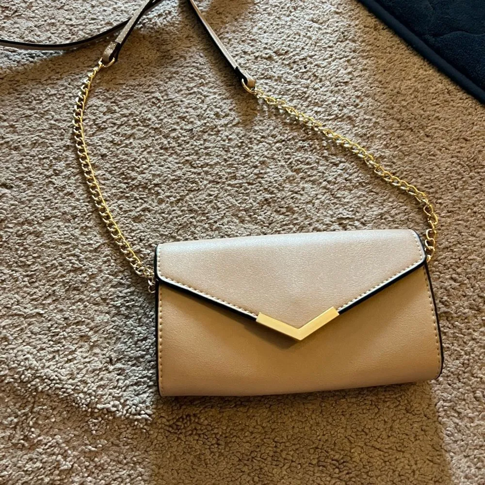 Urban expressions crossbody - Image 4