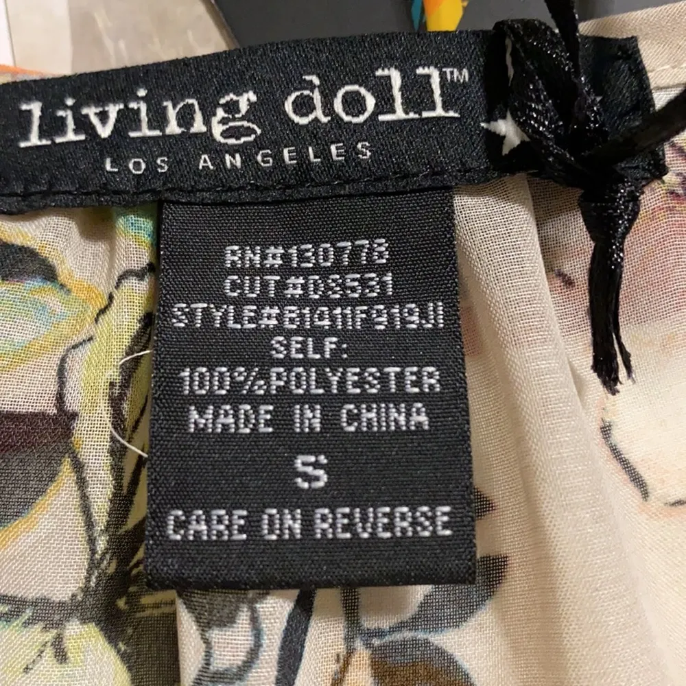 Living Doll Los Angeles small women’s sheer v neck floral blouse 3/4 sleeves NWT - Image 8