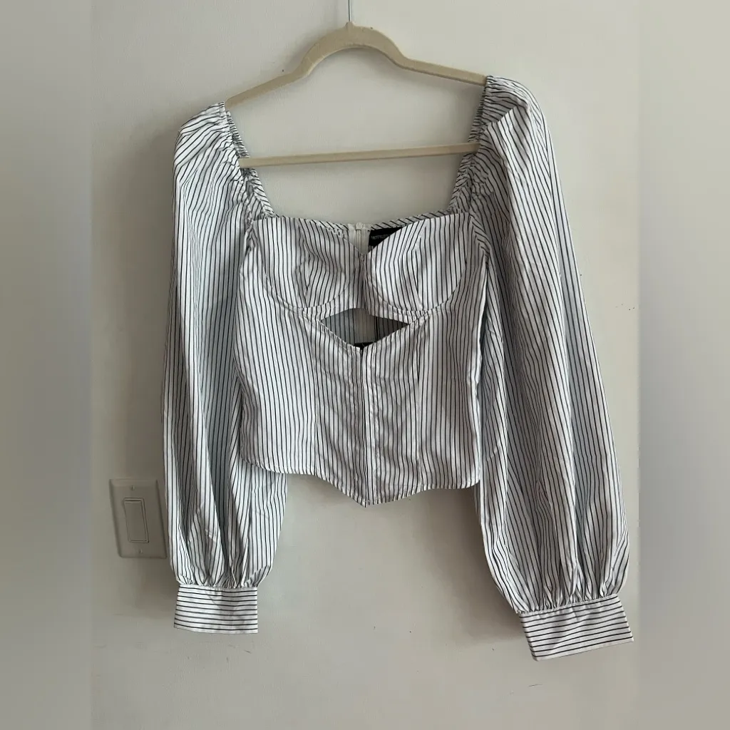 PrettyLittleThing White Striped Long Sleeve Bustier Top Size 4 NWT Keyhole Front - Image 3