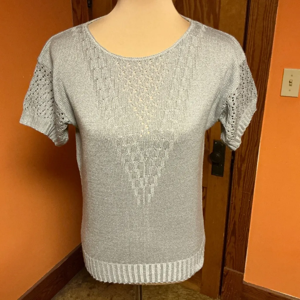 Vintage 1980s Grey Short Sleeve Knit Sweater Classic Soft Neutral Gray Size M - Image 5