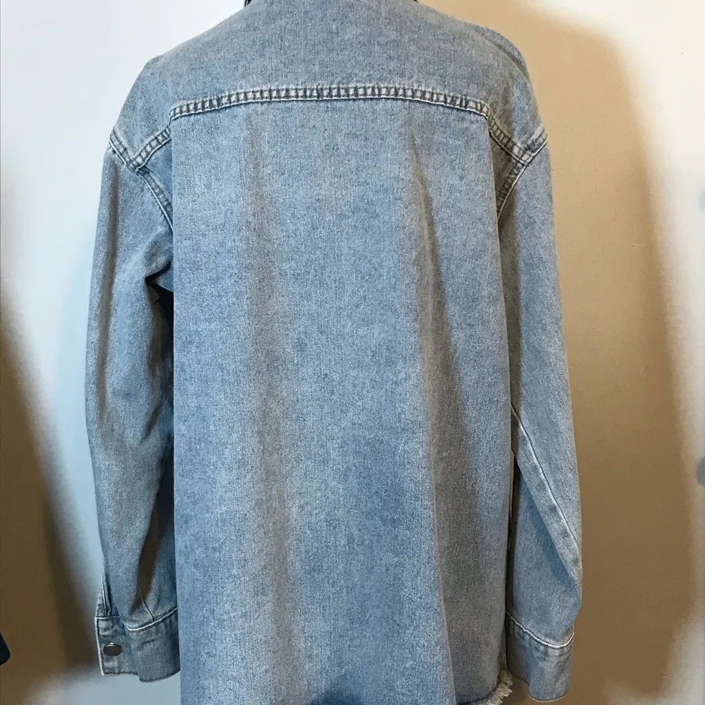 VINTAGE LADIES DENIM BUTTON DOWN SHIRT WITH FRAYED BOTTOM SIZE XXL Blue - Image 6