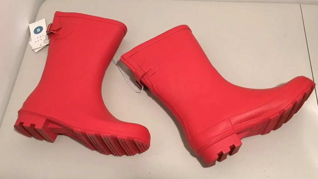 ☔️ Red Rain Boots ☔️ Size 6 - Image 2