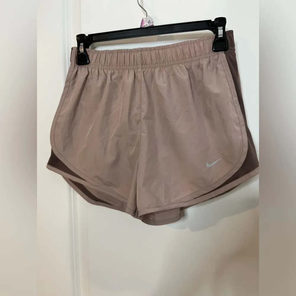 Nike Dri-FIT Pink Mauve Two Toned Tempo Running Active Wear Shorts Sz Small - Image 3