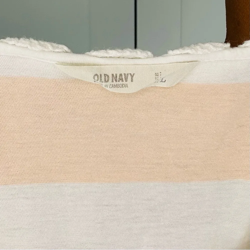 255. Old Navy Peach and white Crochet detailed tank top - Image 6