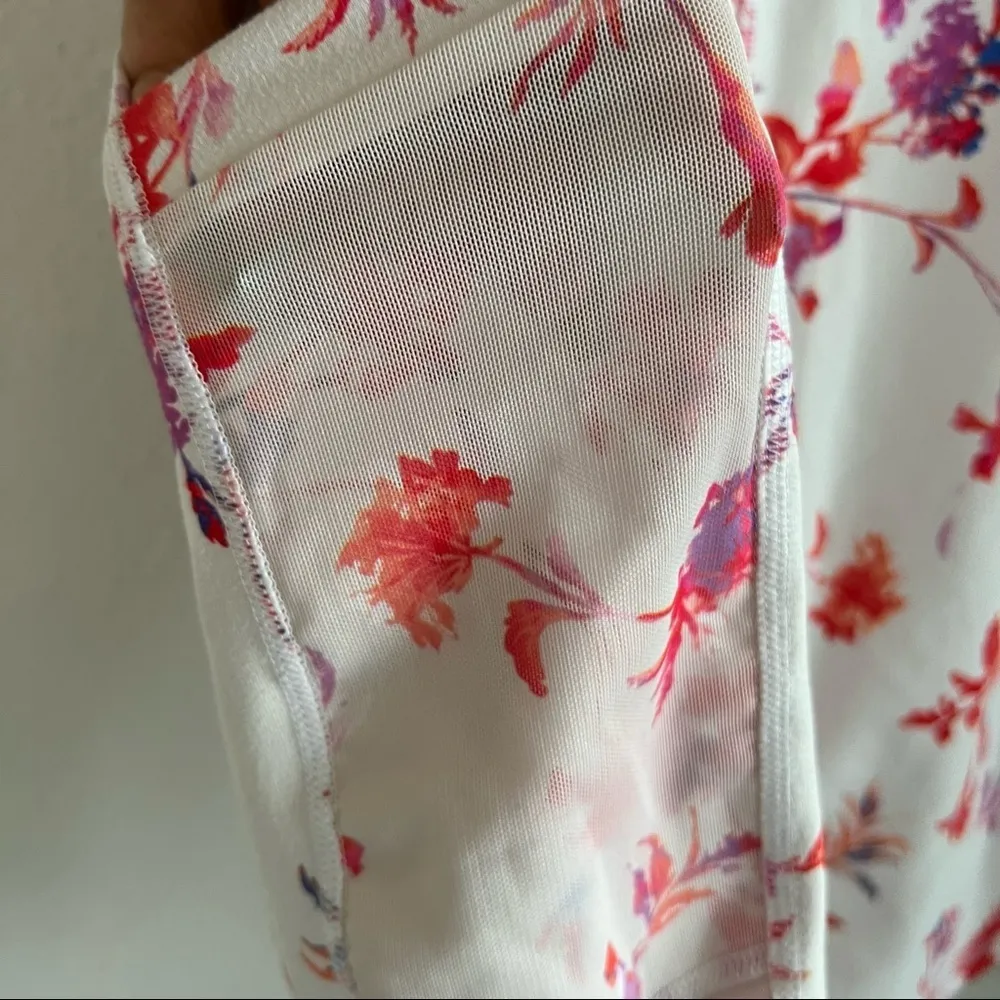 Fabletics Powerhold Floral High Waisted Biker Bike Shorts Neutral Cell Pocket S - Image 6