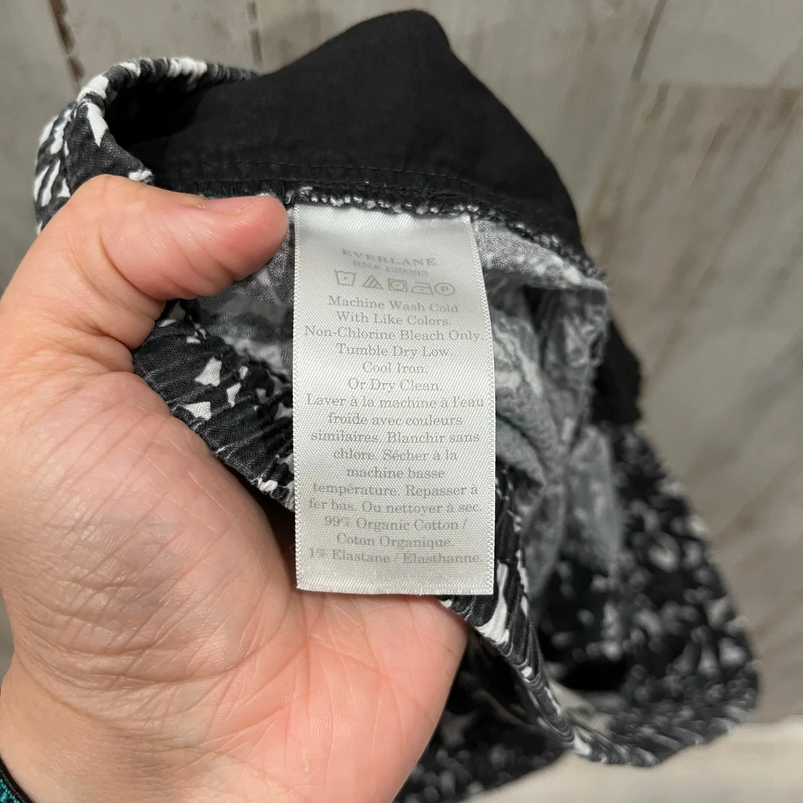 Everlane Women's Shorts Small Floral The Organic Cotton Seersucker Boxers Black - Image 5