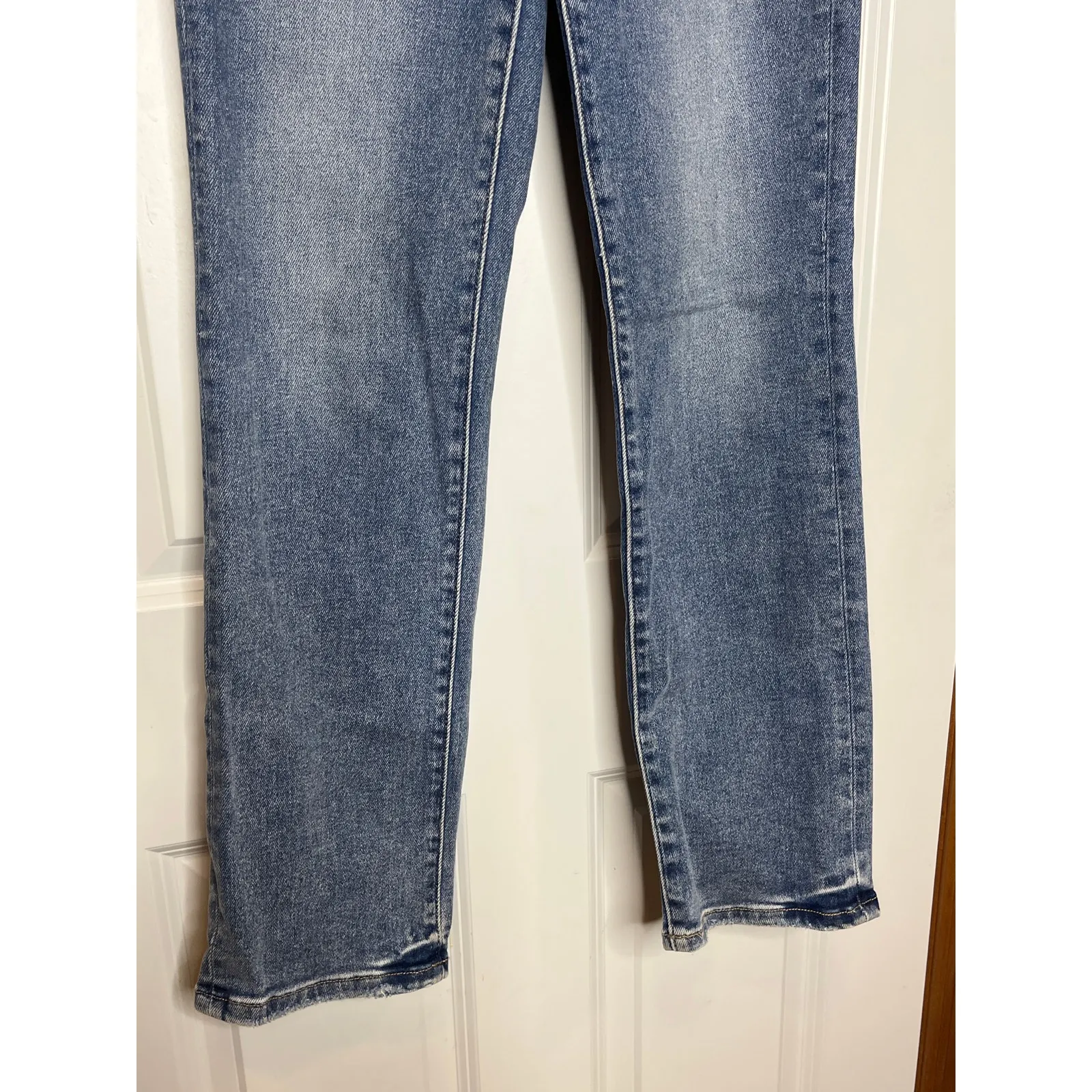 Flying Monkey Size 25 Medium Wash Denim Blue Jeans - Image 3