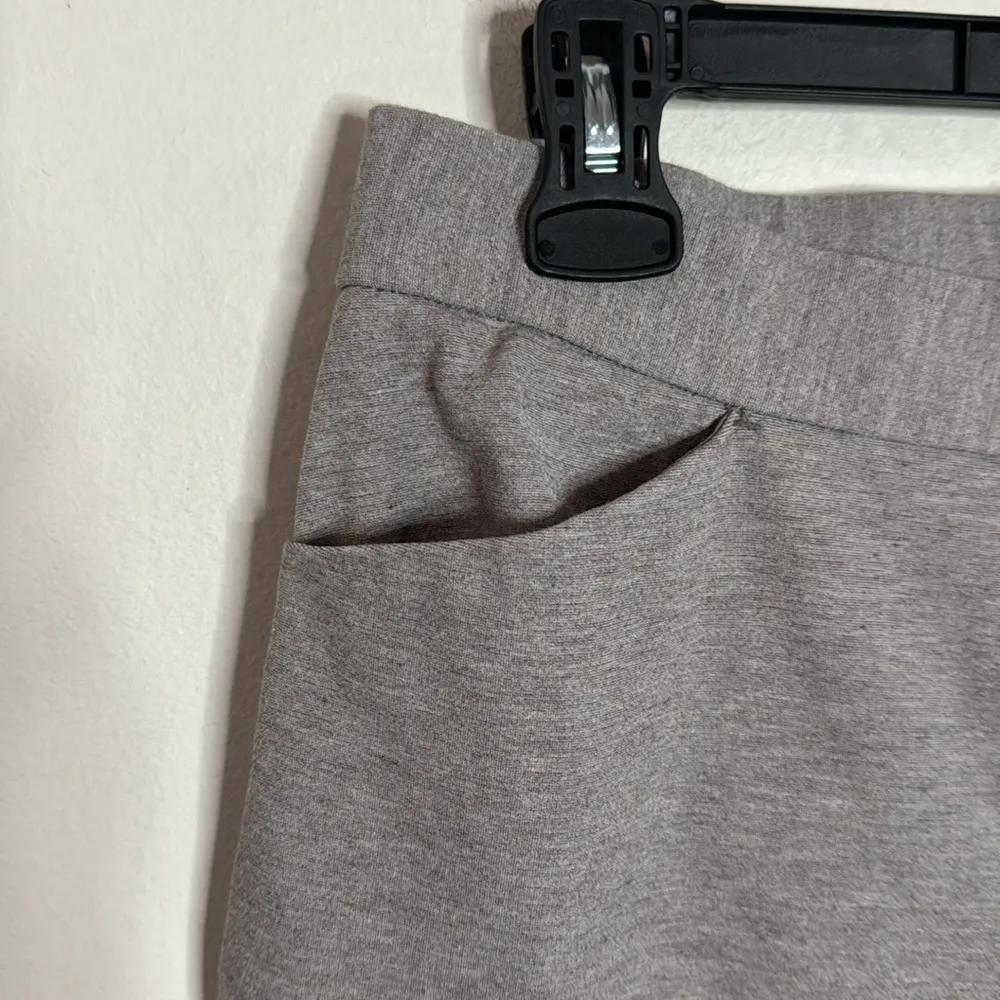 J.Jill  Ponte Slim Leg Cropped Pale Grey Pants size M - Image 5