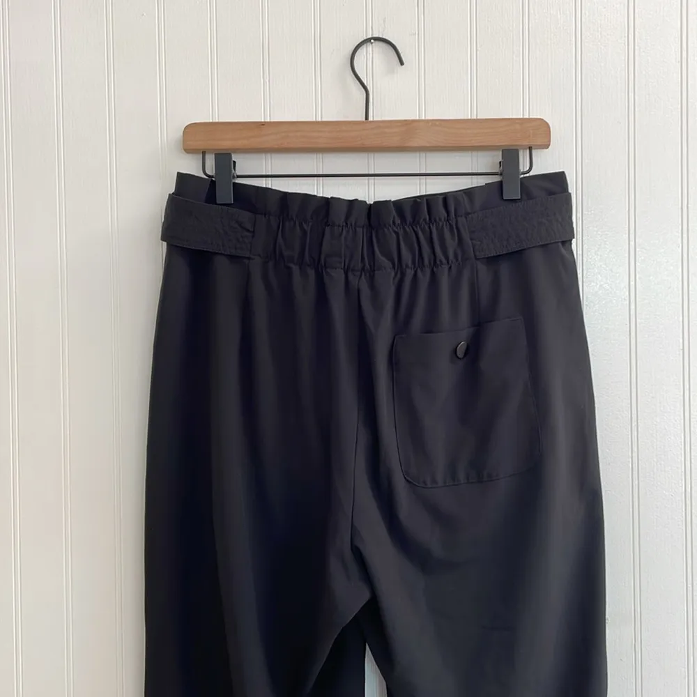 ATHLETA Skyline Pant II in Black High Rise Pleated Belted Paperbag Waist Size 8 - Image 6