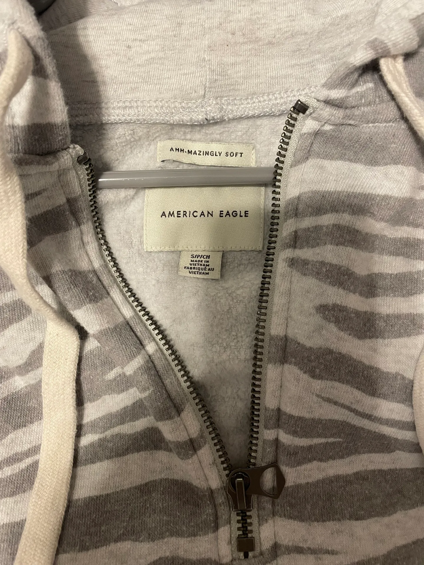 Outfitters Swetahirt - Image 4