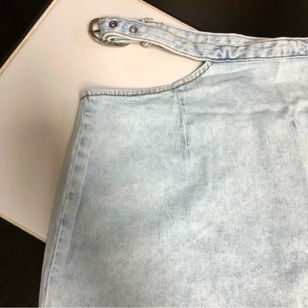 NWT WeWoreWhat Cut Out Denim Mini Skirt Indigo Comfort Super Light Stone Wash L - Image 8