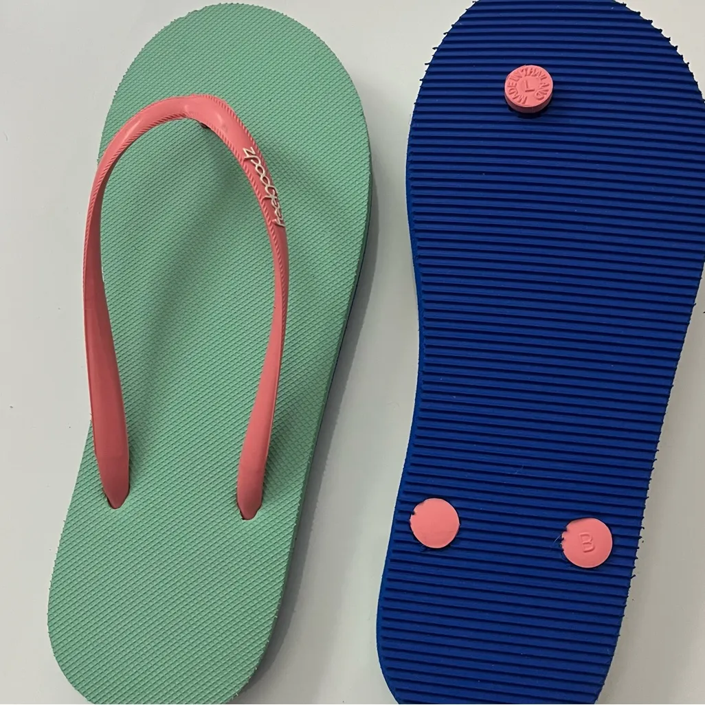 Feelgoodz • Teal Pink Blue Flip Flops Green Size 7 - Image 4