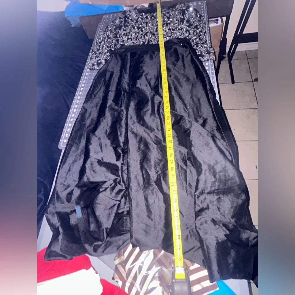 Alex Evenings Elegant Black and Silver Gown - Image 7