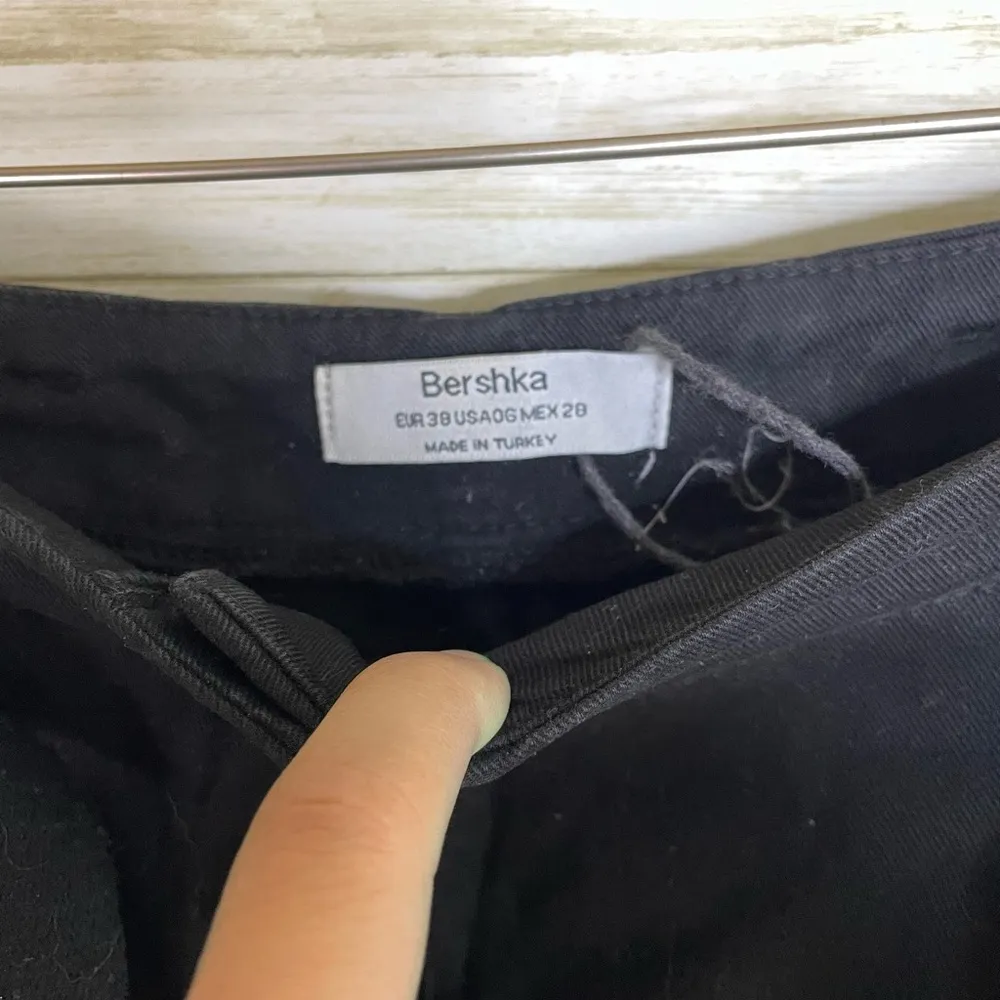 Bershka Black Slim Cargo Utility Pants With Belt - Image 3