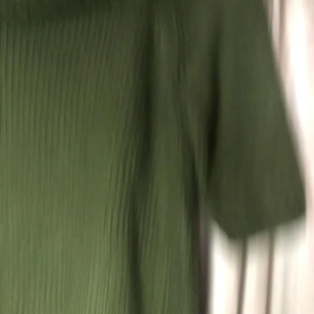 Paraphrase Cropped Short Sleeve Turtleneck Cowlneck Sweater Size Medium - Image 7