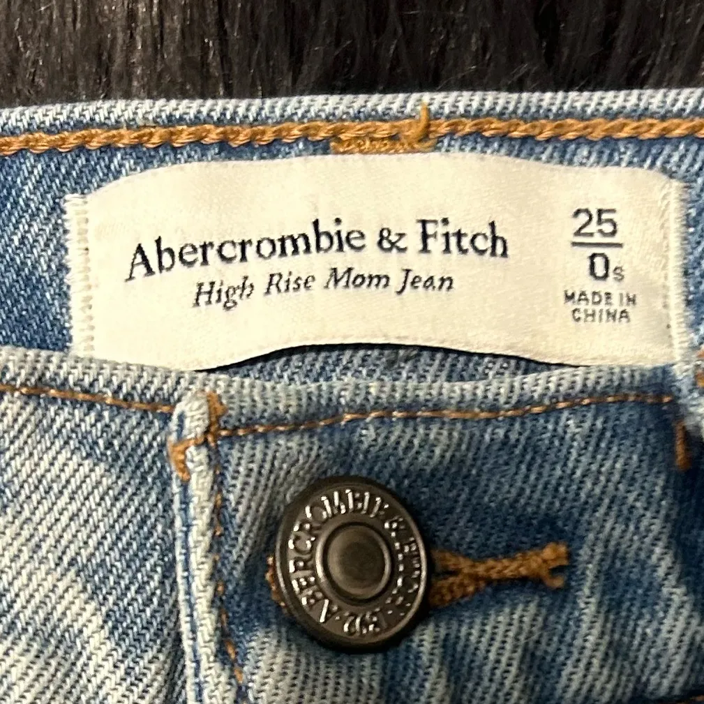 Abercrombie & Fitch The Mom High Rise Two Tone blue Jeans Size - Image 4