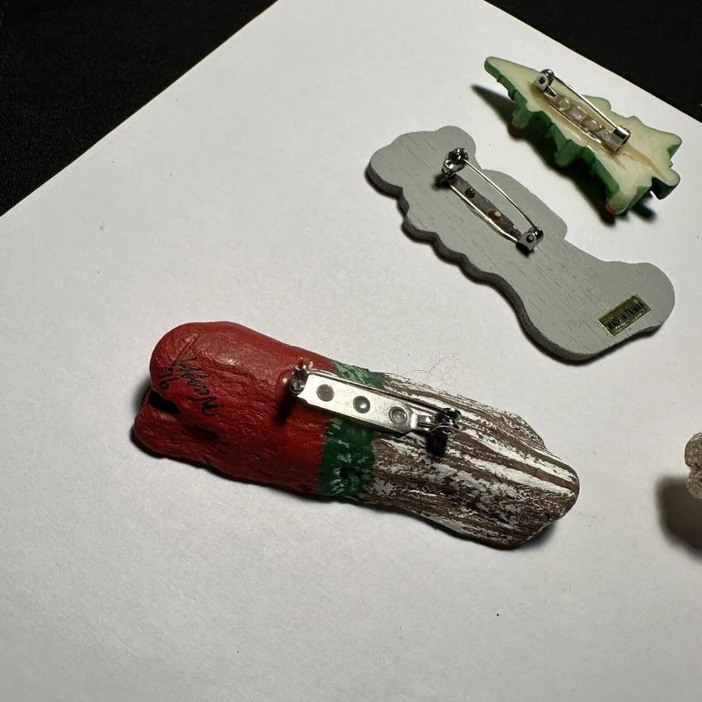 Lot Of 4 Holiday Brooch Pins Bear, Santa Claus, Christmas Tree & Snowman - Image 11