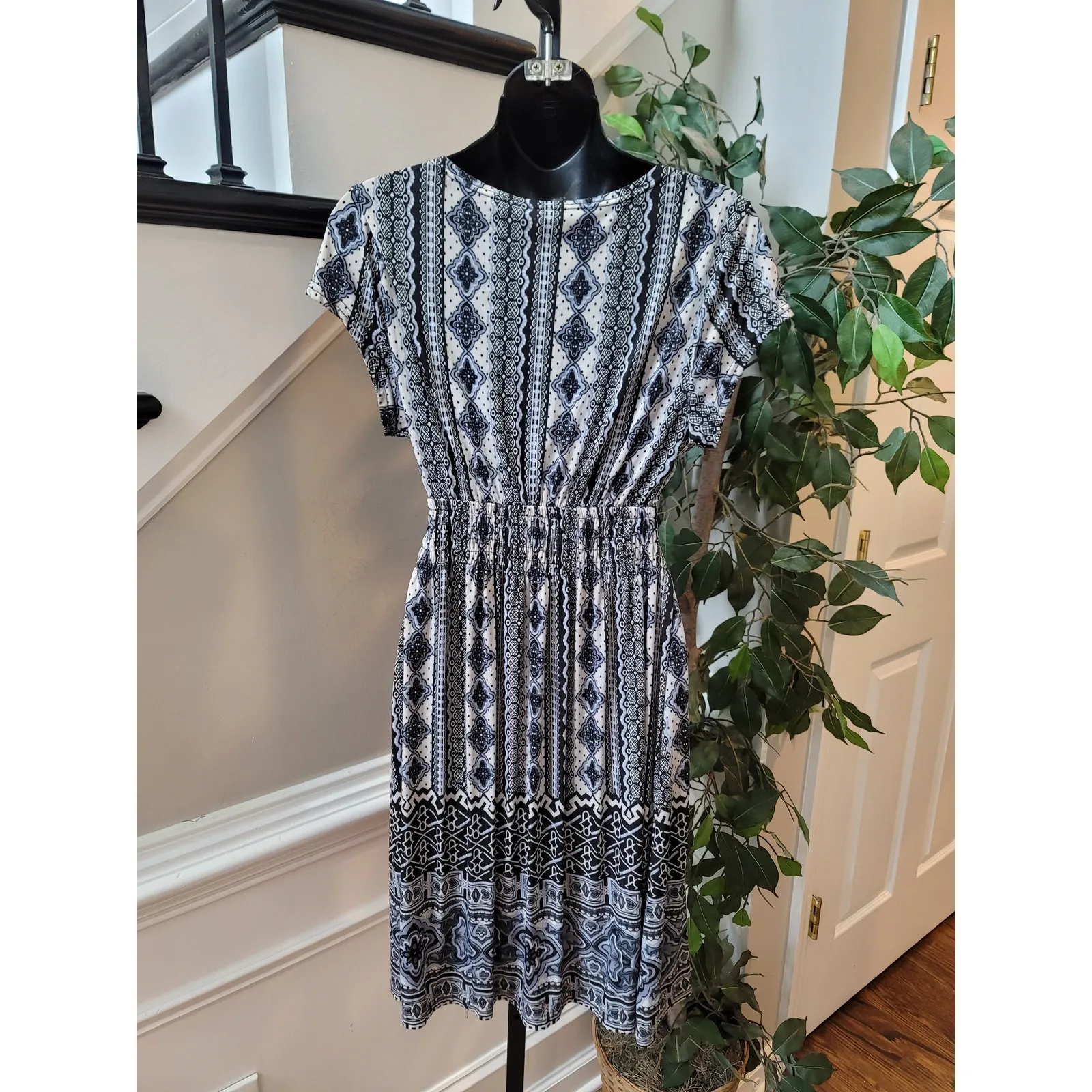 Cristinalove Dress Women Small Black White Printed V Neck Casual - Image 8