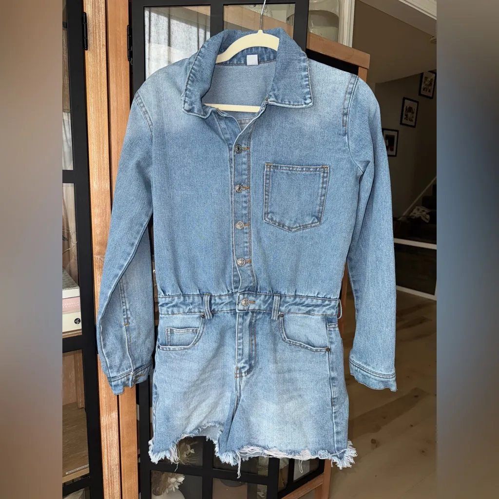 Paige denim romper long sleeve button down collar western shorts light wash - Image 2