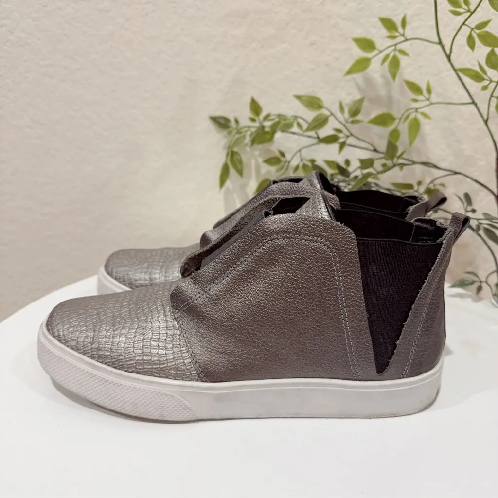 Kaanas Silver Chelsea Ankle Mid Top Slip on Sneaker Size 6 Preowned Gray - Image 5
