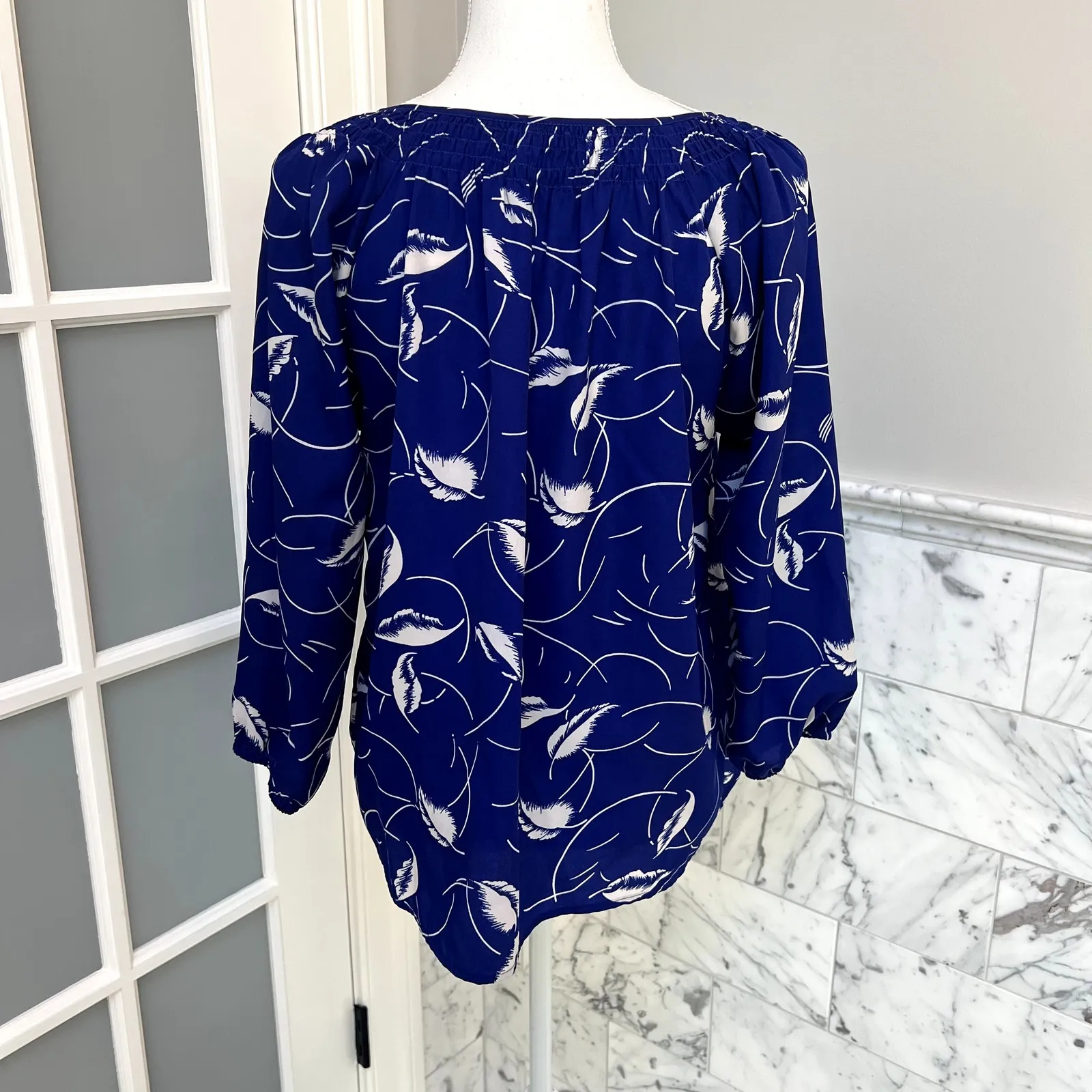 Yumi Kim Blouse SS11-75 111916 Medium Cobalt Blue and White Floral - Image 4