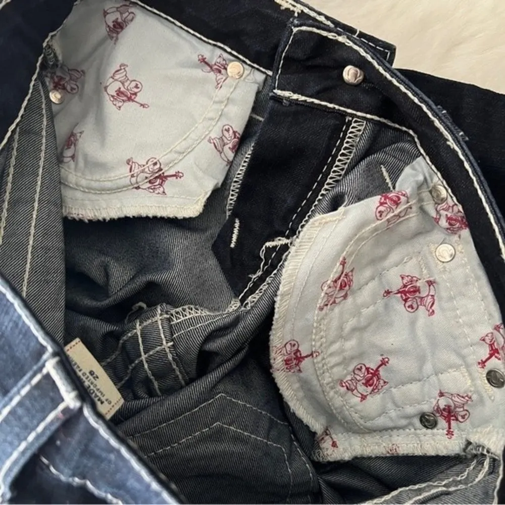 True Religion White Stitching Chain Details Skinny Jeans Dark Wash - Image 12