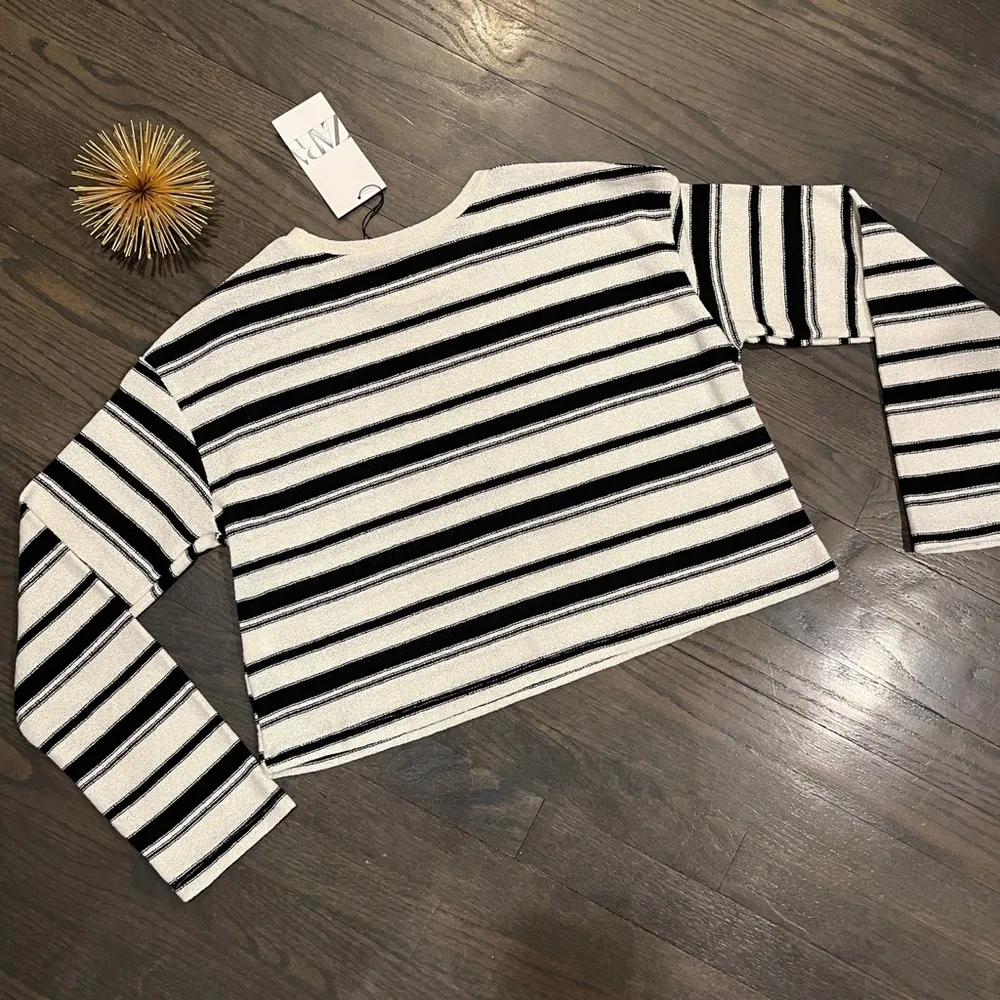 Zara NWT Women’s Rustic Short Small Black White Knit Striped Oversize Top - Image 7