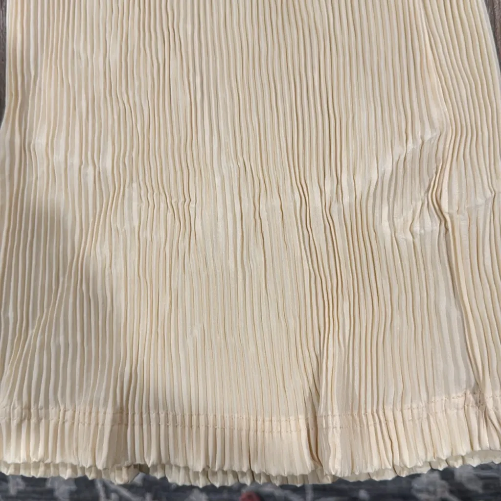 Pretty Little Thing  Cream Pillsse   High Waisted Trousers Size 4 - Image 4