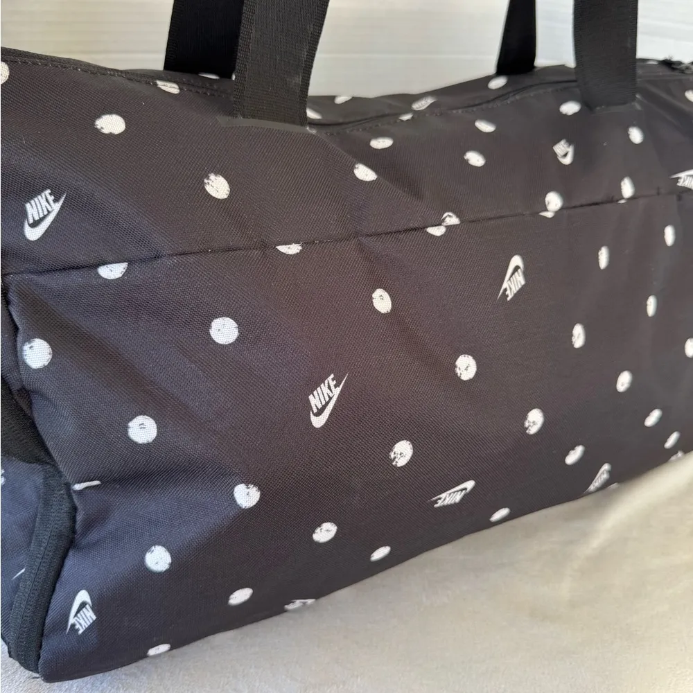 Nike Unisex Black and White Logo Radiate Club Duffel Weekender Gym Bag - Image 4