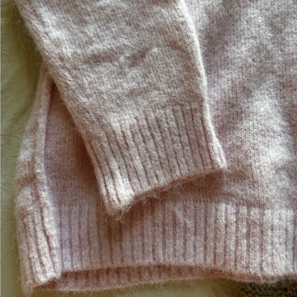 Wild Fable Soft Pink V-Neck Sweater - Image 3