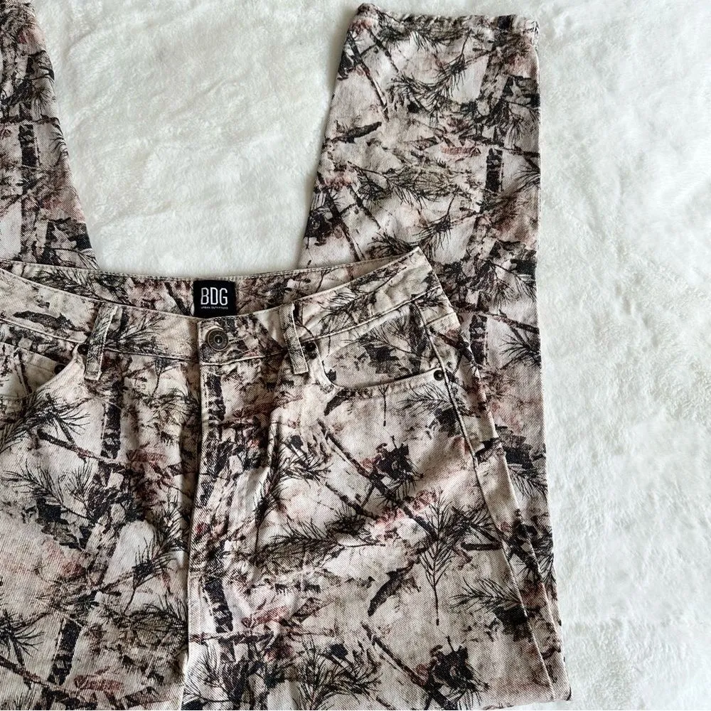 BDG Urban Outfitters Camo Jeans Slim Straight Size 31 - Image 2