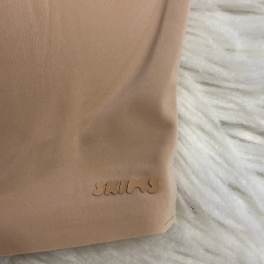 SKIMS Tan Seamless Comfort Bra size M excellent condition - Image 2