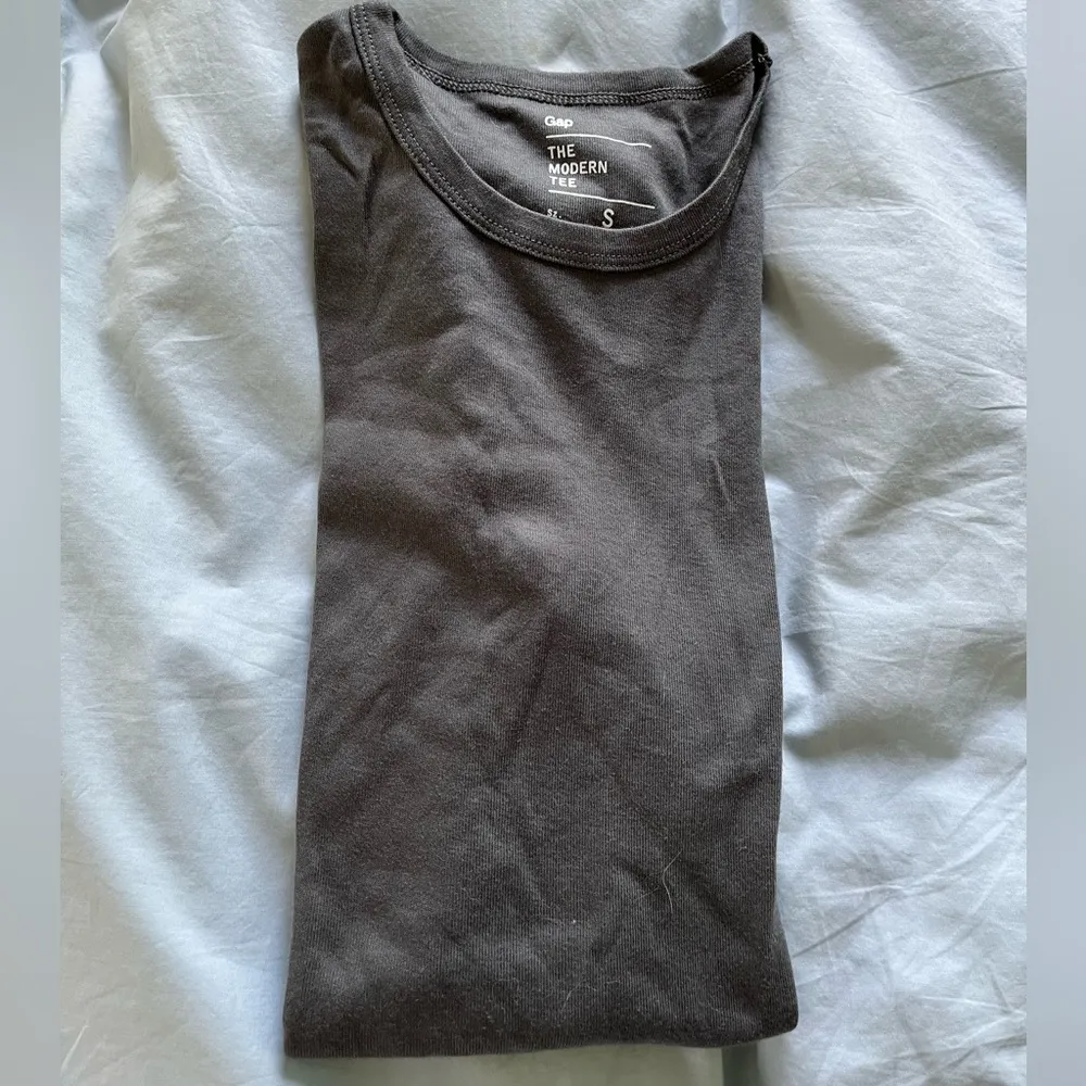 NWOT: Gray the Modern Tee GAP T-shirt - Image 6