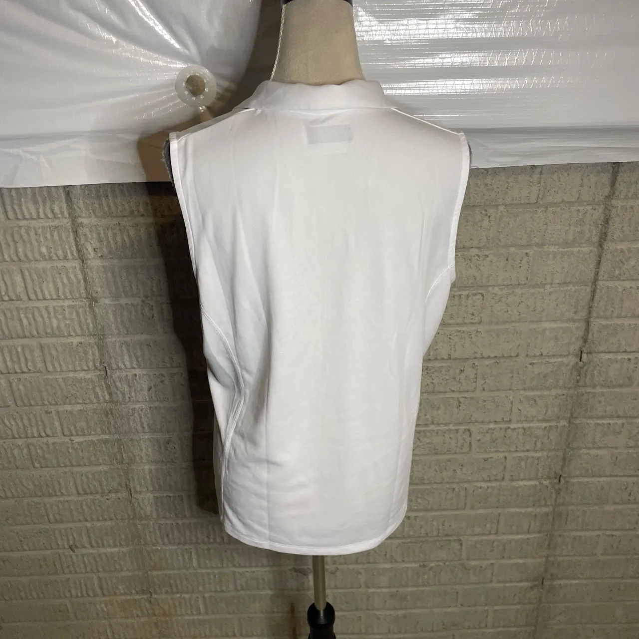 PGA TOUR Women White V-Neck Collared AirFlux‎ Golf Sleeveless Polo Size XL - Image 4