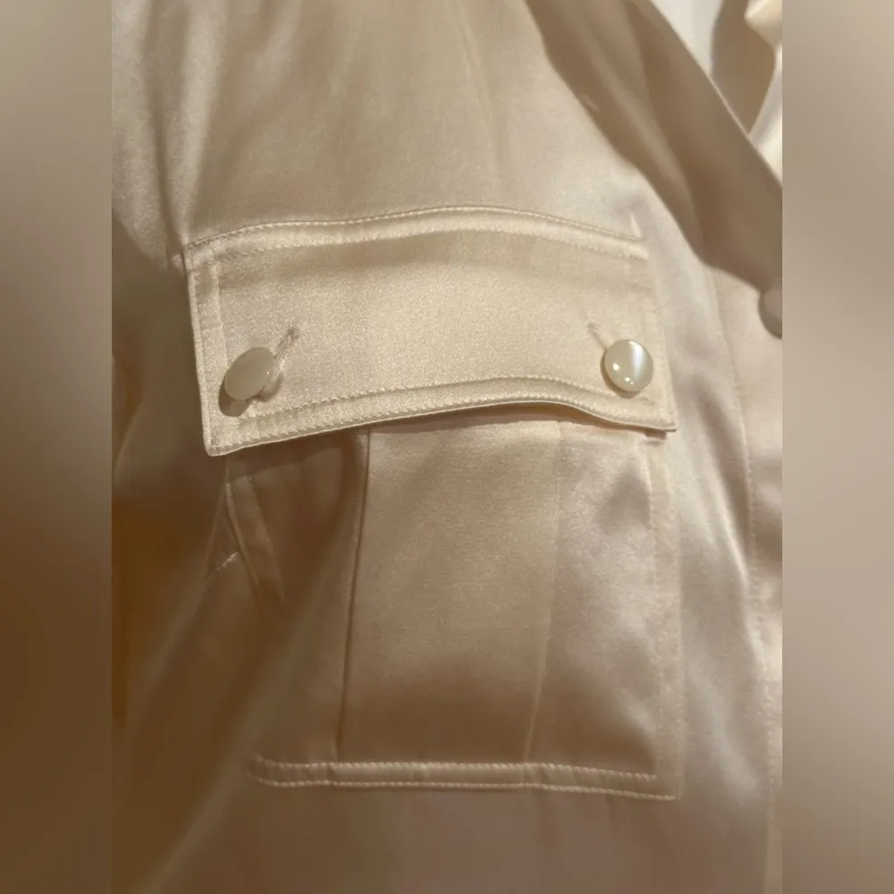 No Tag Cream Satin Silk Collard Button Down Front Pockets Pearl Buttons. - Image 6