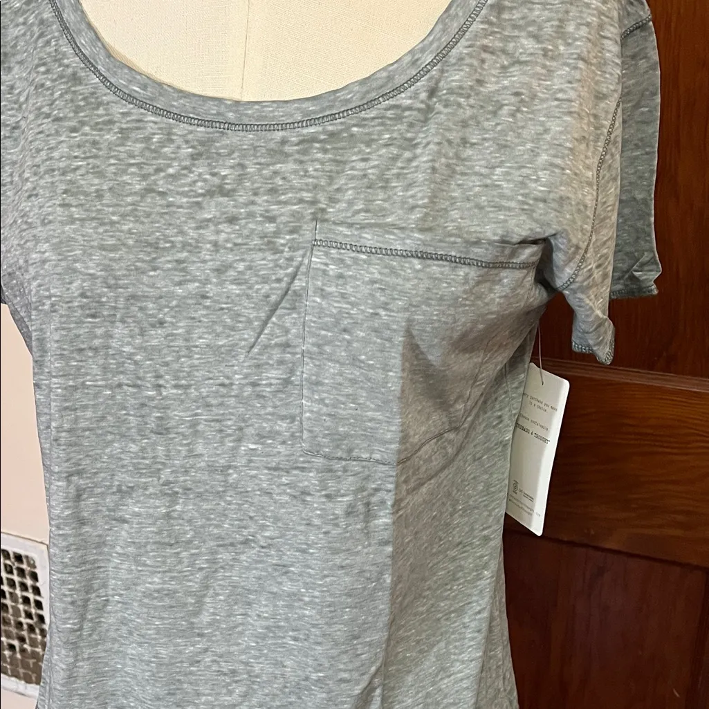 Threads 4 Thought  Gray Women's Pocket Tee Top - Image 2