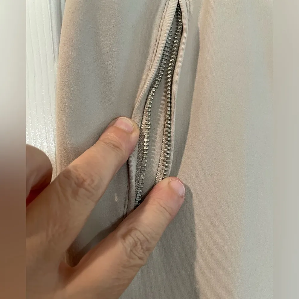 Nicole Miller size Large pants - Image 2