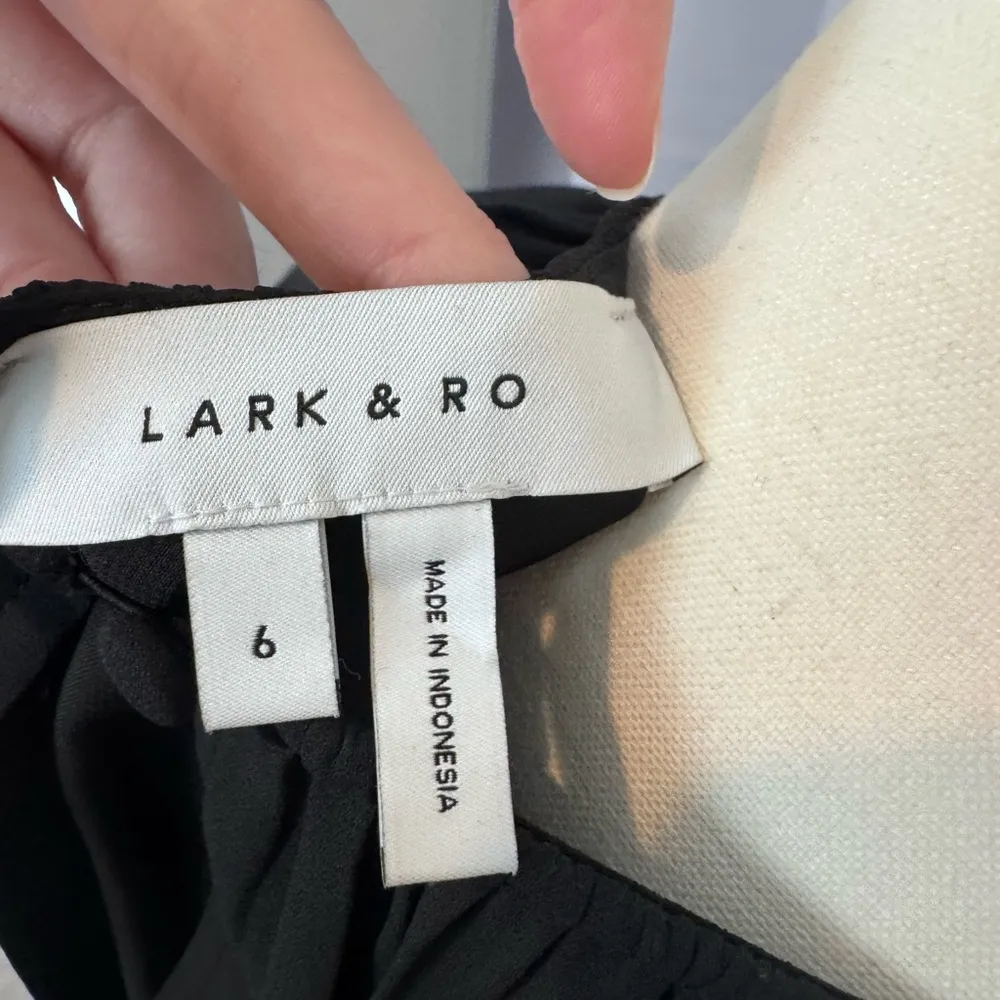 NWT Lark and Ro Blouse Black Size 6 - Image 5