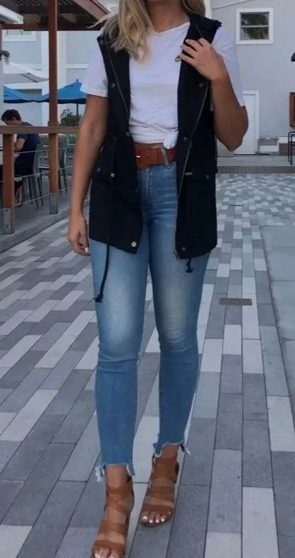 Boutique black Utility Vest size Medium. - Image 2