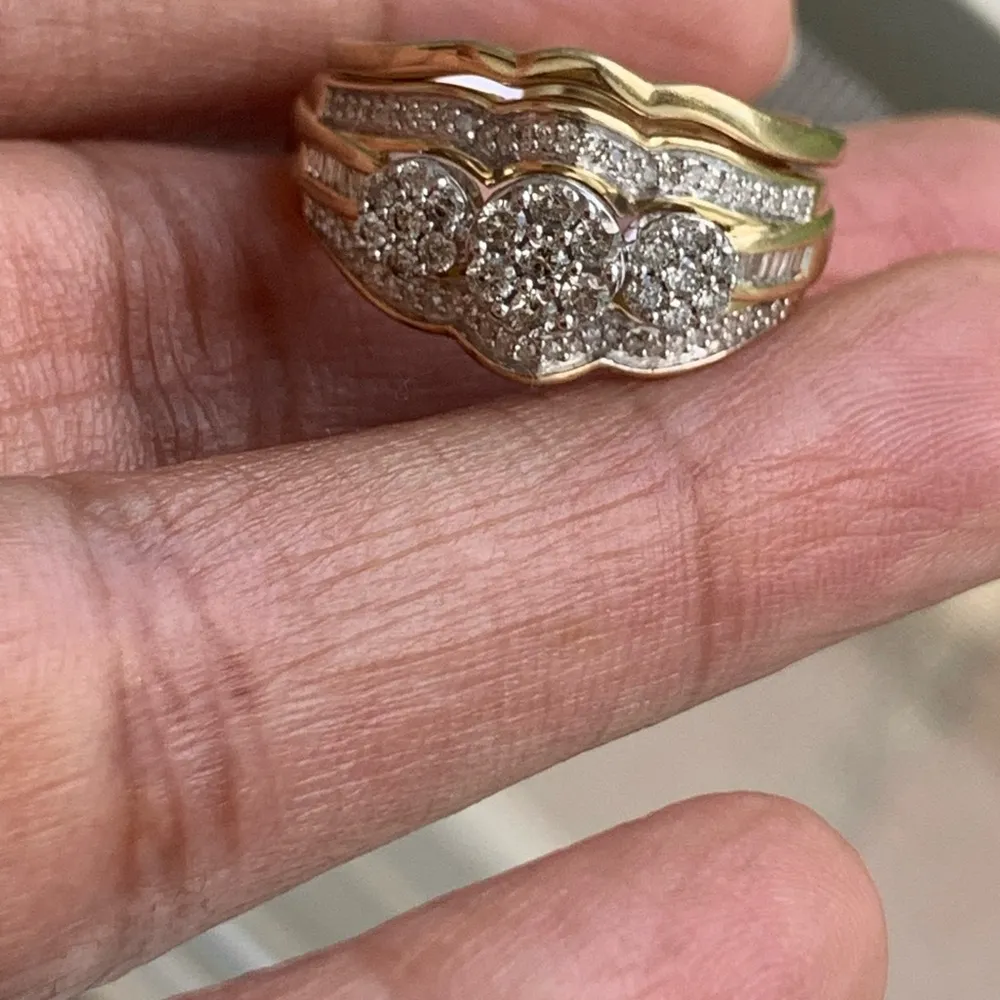 10k 3 Flower Diamond Wedding Ring - Image 7