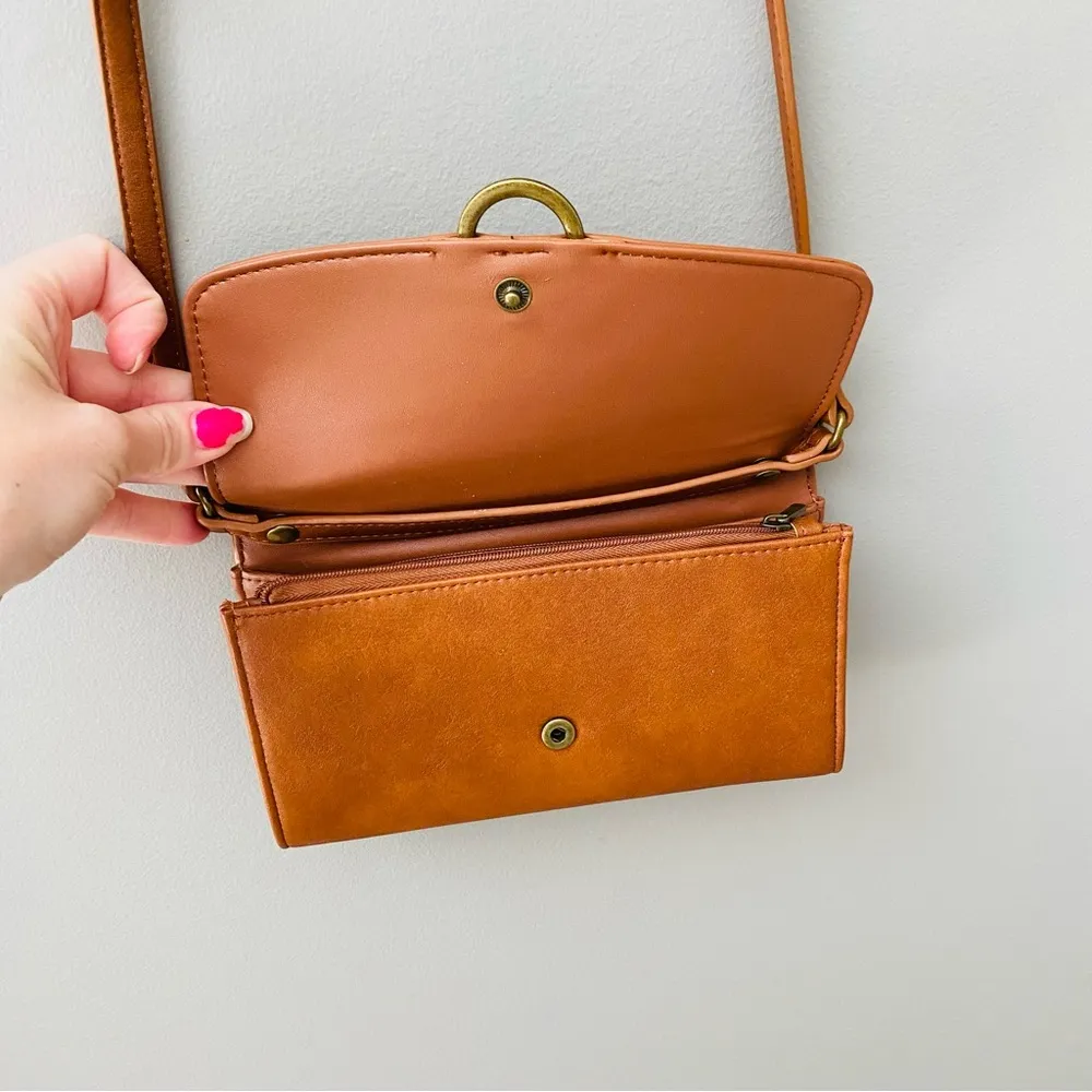 Universal Threads Universal Thread Crossbody Bag Brown Sz OZ - Image 4