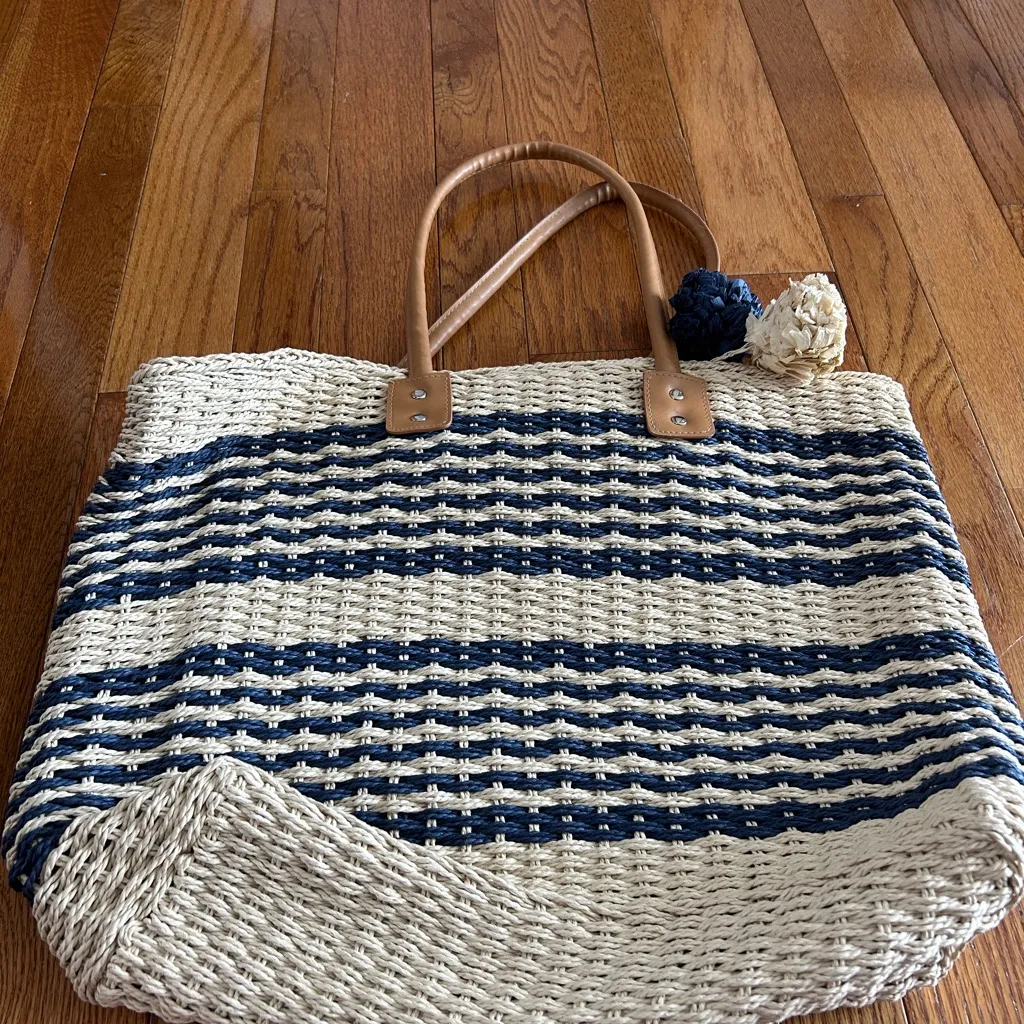 Pom Pom Beach Tote - Image 4