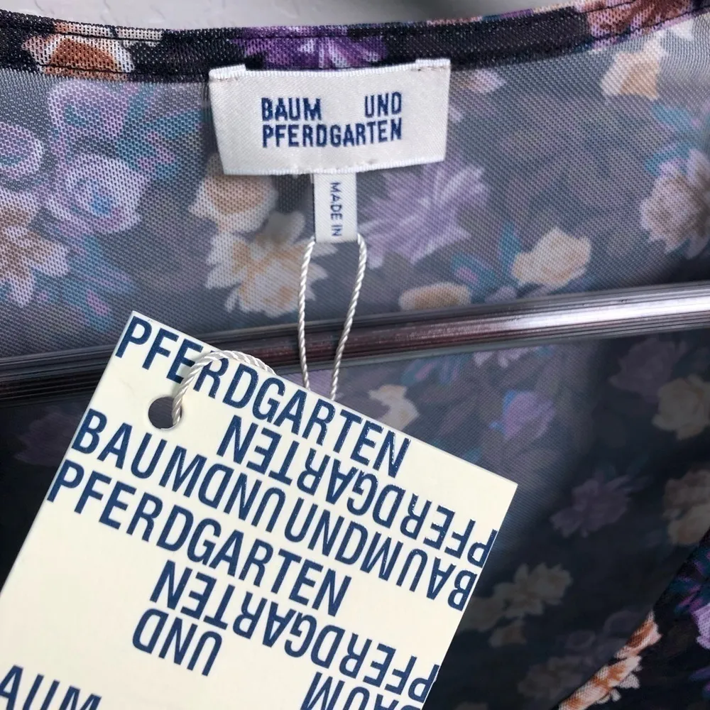 BAUM UND PFERDGARTEN Jenilyn Floral Mesh Top long sleeve, purple, size S NWT Black - Image 3