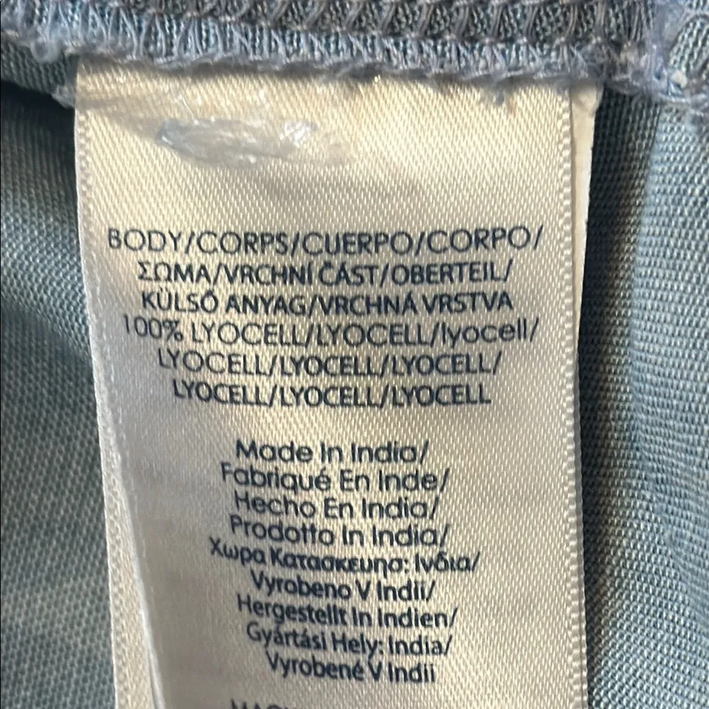 CHAPS Blue Chambray w/ White Stars Button Front Blouse Size Large - Image 5